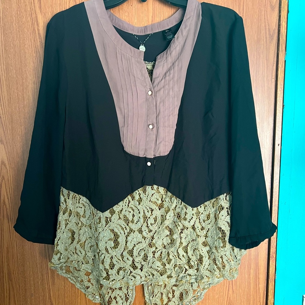 BKE Front Button Blouse, Black and Tan - XL